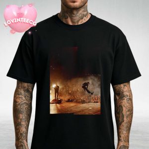 Cage The Elephant Poster At Lollapalooza Chicago 2025 Live Jump Highlight Unisex T-Shirt