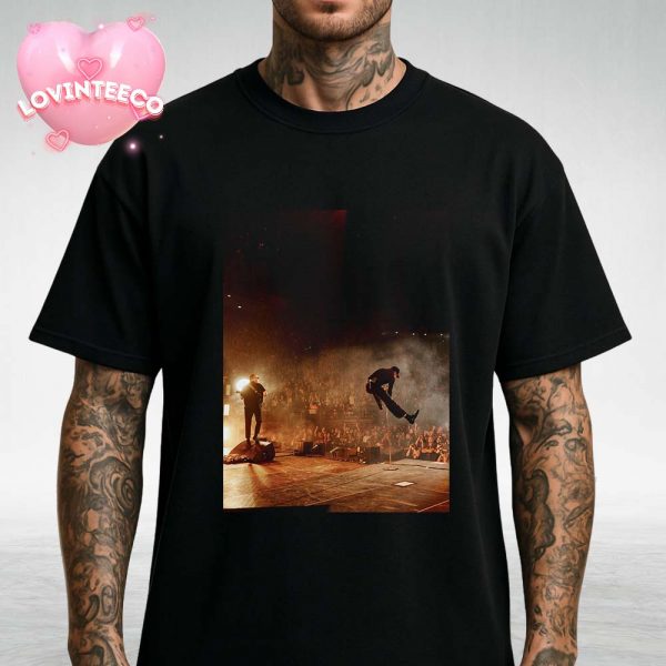 Cage The Elephant Poster At Lollapalooza Chicago 2025 Live Jump Highlight Unisex T-Shirt