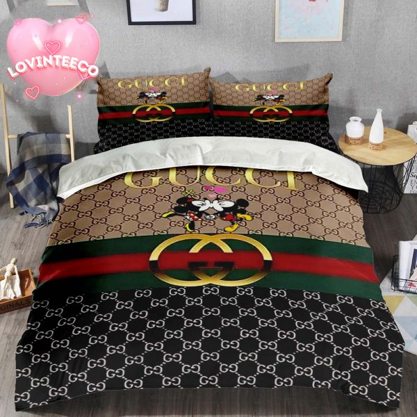 Gucci Luxury Monogram Big Logo Bee And Black With Vintage Monogram Background Bedding Set