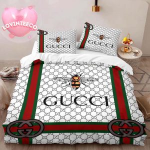 Luxury Gucci Bee With Vintage Monogram Background Bedding Set