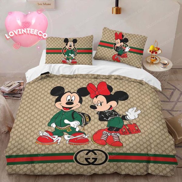 Luxury With Mickey Mouse And Minnie Mouse Vintage Monogram Pattern Background Bedding Set